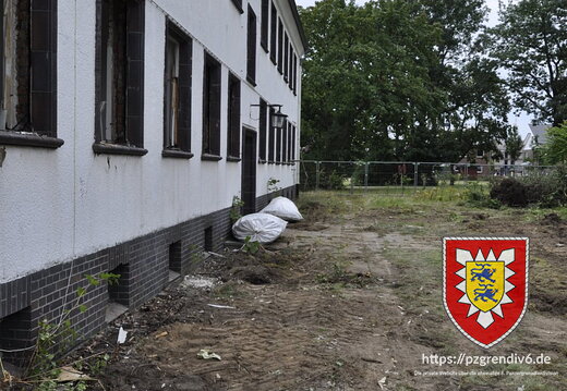 2011-Abriss Stabsgebaude Glinde (14)
