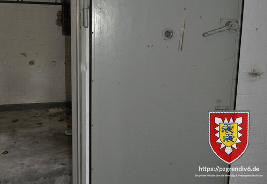 2011-Abriss Stabsgebaude Glinde (11)
