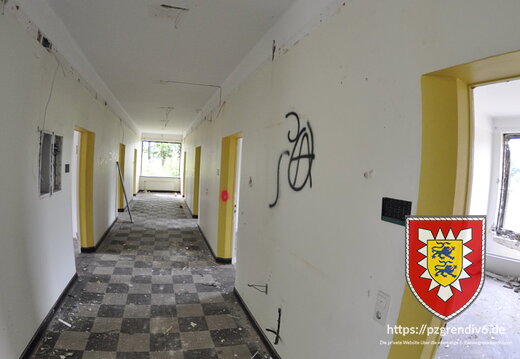 2011-Abriss Stabsgebaude Glinde (8)