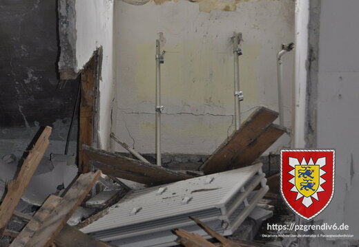 2011-Abriss Stabsgebaude Glinde (21)