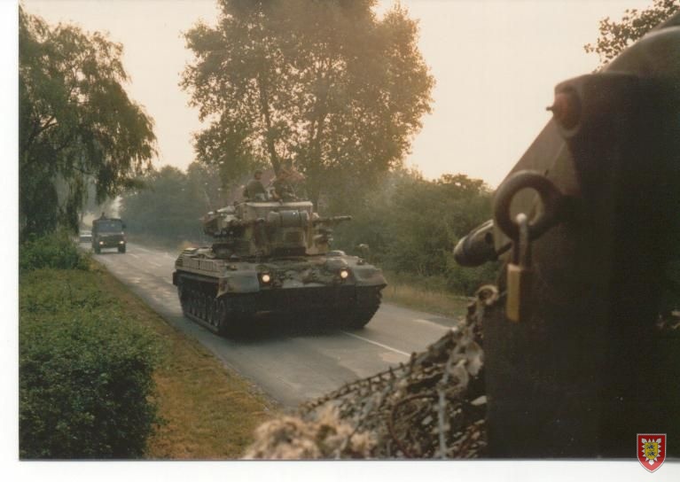 GD 106 Biwak Bergen 09-1983 - Begegnung mit einem FlgAbwPz Gepard