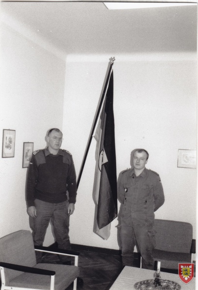 1991 - Wheruebung im FErsBtl 63 - Verabschiedung vor der Truppenfahne