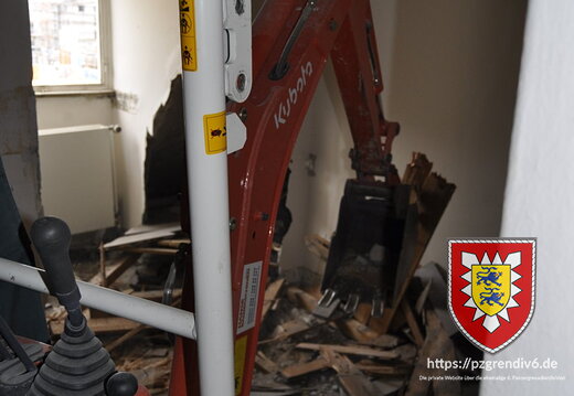 2011-Abriss Stabsgebaude Glinde (22)