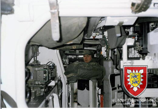 MARDER   VORDERER KAMPFRAUM