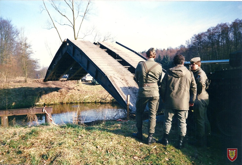 Bruecke legen in Hammer (bei Moelln)mit dem M 48 Brueckenleger (12)