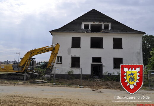 2011-Abriss Stabsgebaude Glinde (13)