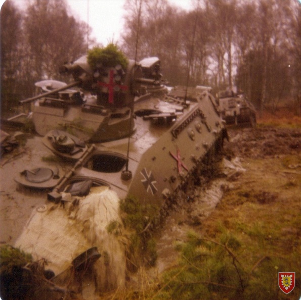 Panzer leicht geflutet bei Uebung in Sennelager 1977   3