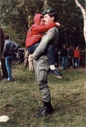 1984 LOHE Soldat mit Kind