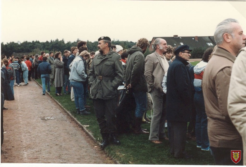 1984 BBK OTL Helm auf dem Sportplatz