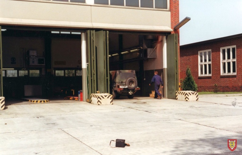 1990-05 - Neubau Inst-Halle
