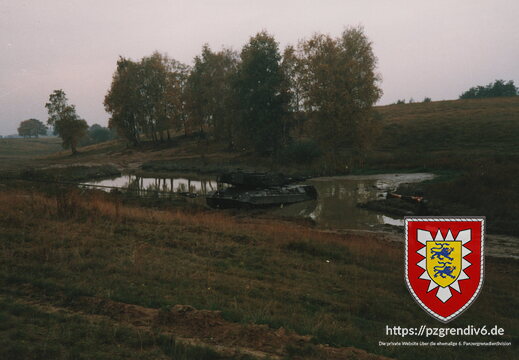 1989 - Bergeuebung InstZg vor Offz und Uffz des Btl und SanGrp im Gefecht (6)