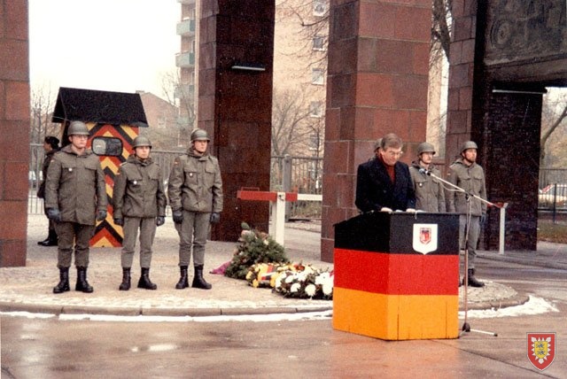 1984-11 Volkstrauertag 03