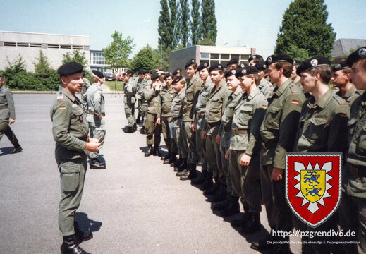 1989 - Goltz-Kaserne - Btl-Appell nach der TUP C - Auszeichnung durch den BtlKdr (5)