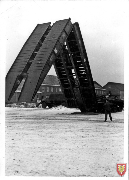 1963 - Flensburg - Der erste M48 Brückenleger wird in der Briesen-Kaserne ausprobiert (4)