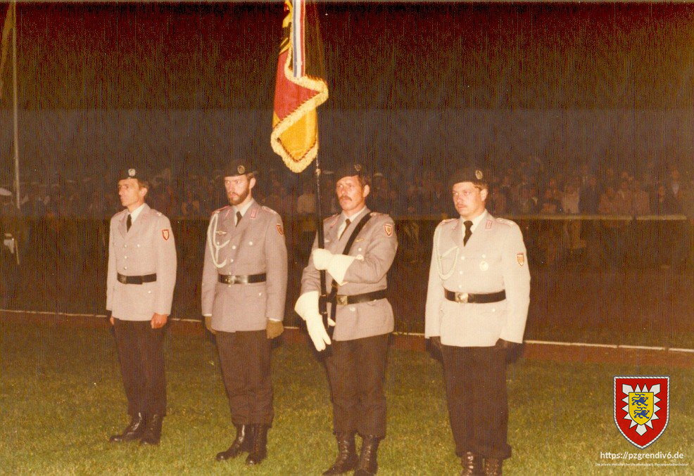 Fahnenband 2