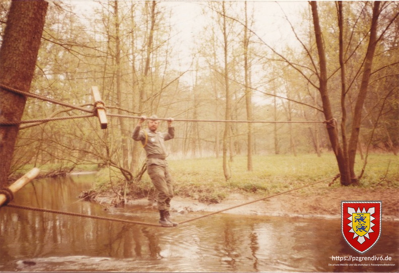 HFw Hermann Nissen ueberwindet Gewaesser