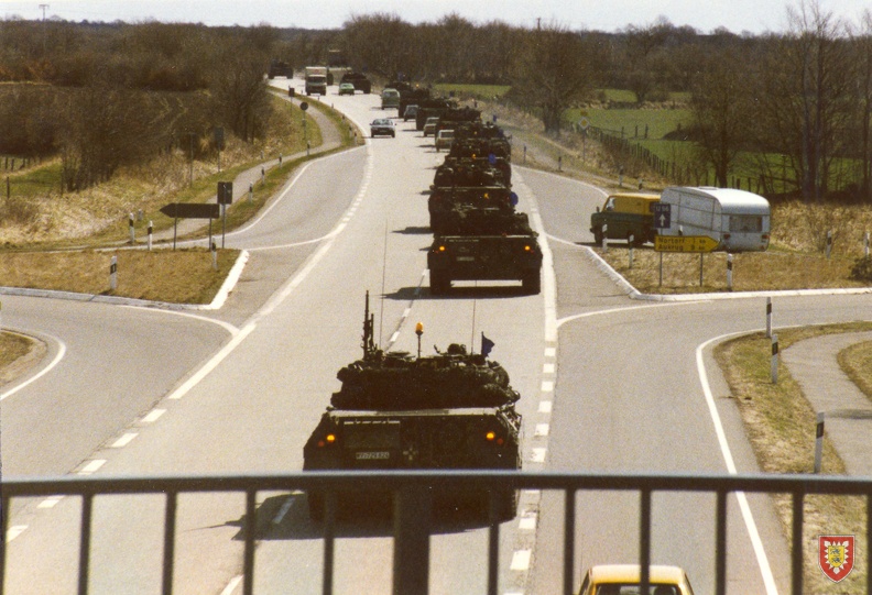 1986 Amphibische Übung Verlegung auf Straße (2)-3