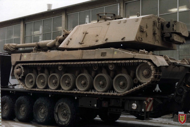 1980 - Prototyp Panzerhaubitze 80 beim Erprobungsversuch im PzArtBtl 185 (1).jpg