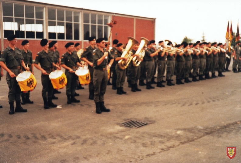 1983-07 Sachsenwald-Kaserne Geloebnis 01