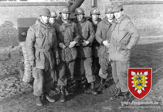Gefreiter ROA Leemhuis mit seiner Gruppe (2)