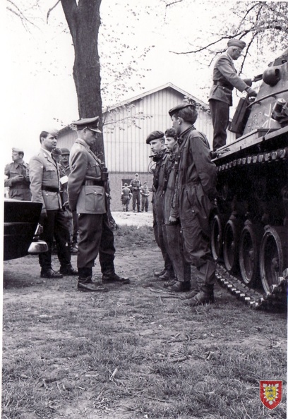 1968 General Niepold und Oberst Mitto Ubung Trave  25 April 1968.jpg