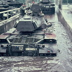 F1000017
