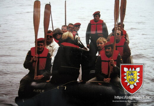 033 Boot Ockert mit den Hamburgern