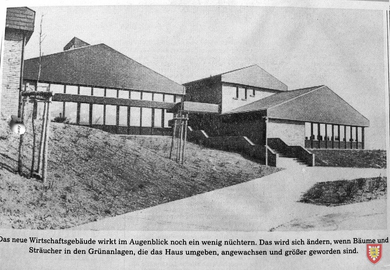 197-1  Neues Wirtsch.Gebäude Kaserne auf d.Freiheit 1982.JPG