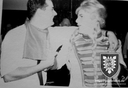 082 - 91-1 Lt.Bayer + Barbara Feier 66