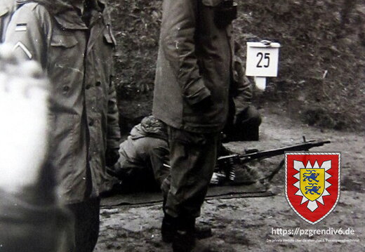 123 - 121 Aufsicht MG Schießen Basten