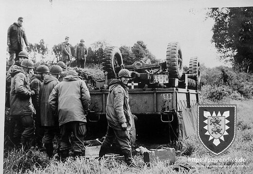 152 - 148 Unimog umgestürzt,sowas kann nur der Kongo