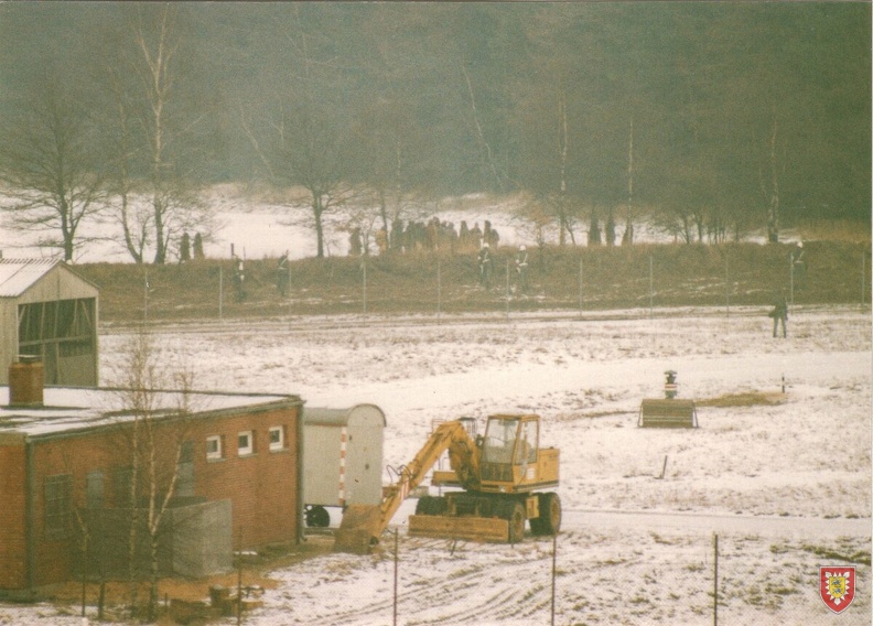 1982-04 - SAS Kellinghusen - Ostermarsch - Demonstranten an SAS (3)