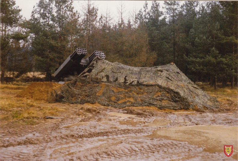 1988 - TrÜbPl Munster - Bauen von Feuerstellungen (17).jpg