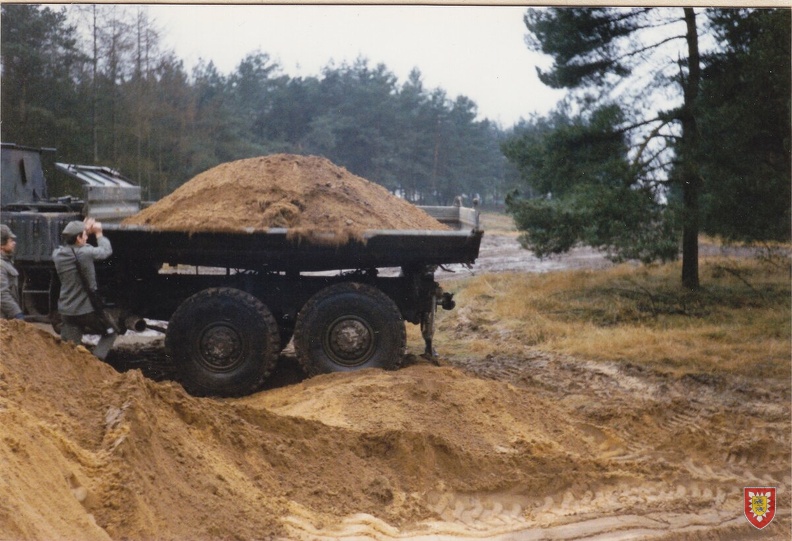 1988 - TrÜbPl Munster - Bauen von Feuerstellungen (6)
