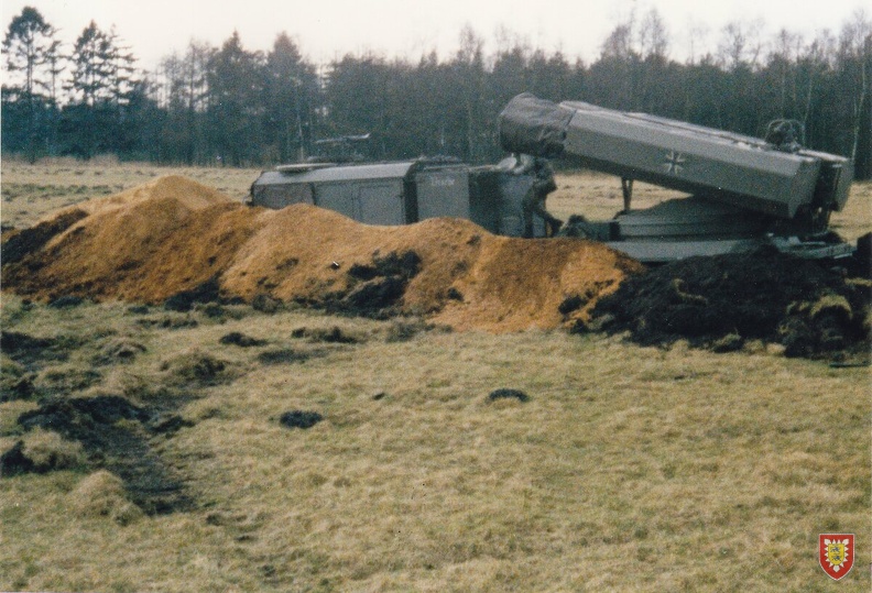 1988-03-09 - TrÜbPl Kaltenkirchen - Die teilgehärtete Feuerstellung (3-RakArtBtl 62) (1).jpg