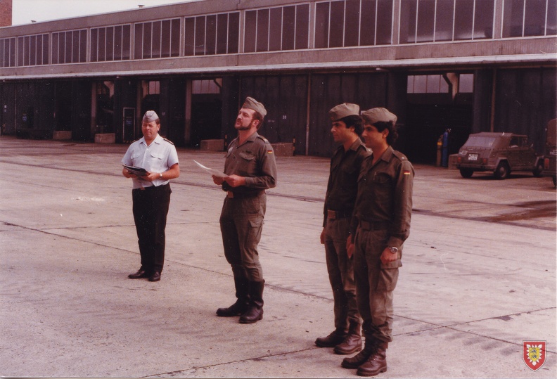 1984 - Auslänische Offz-Praktikanten durch Major Hardt vorgestellt