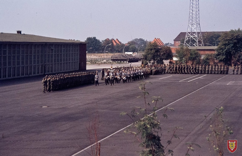1976 - Bataillonsübergabe PzArtBtl 165 021