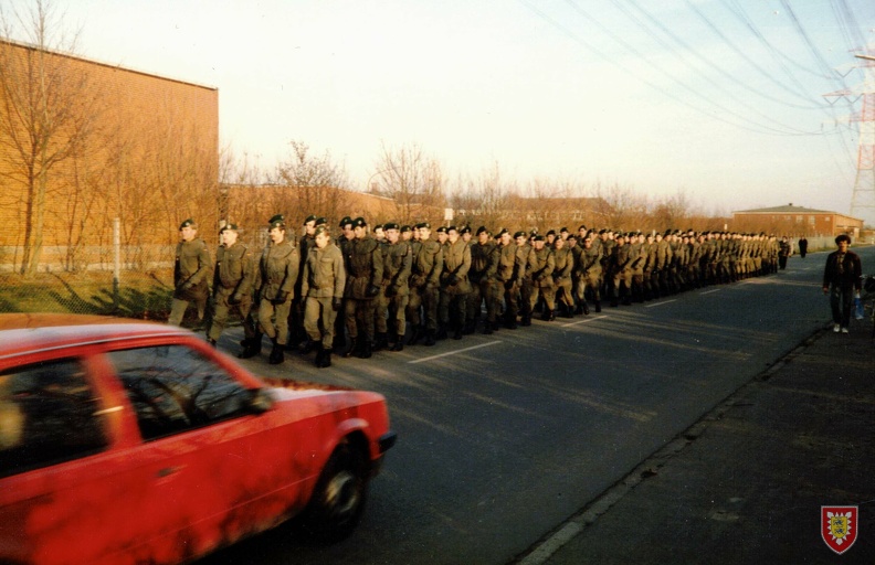 1986_Südring_3.161 Marsch im Gleichschritt zum Gelöbnis in der BMK 2.jpg