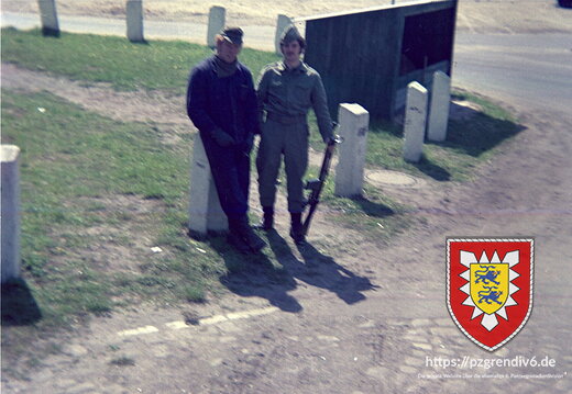 1970-010-xx Stammeinheit 1.177 Böhn Kaserne Hamburg links Gefr. Arning rechts Gefr. Kremer Sollte Truppenübungsplatz Munster-Lager sein