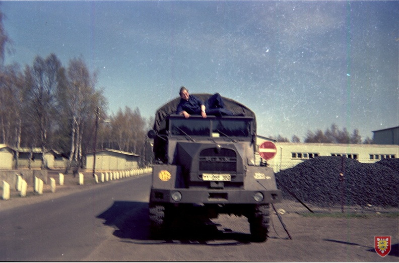 1971-06-xx Stammeinheit 1.177 Böhn Kaserne Hamburg auf dem LkW unbekannt Sollte Truppenübungsplatz Munster-Lager sein