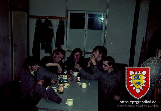 1971-06-xx Stammeinheit 1.177 Böhn Kaserne Hamburg Stube 96 von links unbekannt, Gefr. Arning, unbekannt Gefr. Abing, Gefr Borgstedt