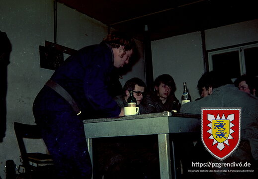 1971-06-xx Stammeinheit 1.177 Böhn Kaserne Hamburg von links Gefr. Arning, Borgstedt + Abing  Rest unbekannt Sollte Truppenübungsplatz Munster-Lager sein