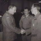 Verabschiedung Div Kdr 6. PzGrenDiv GM Steinkopff (Major Okker LdP und H Knops JgdOffz)