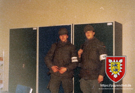 1985 - Wacher der 5-JgBtl 66 - Gefr. D.Welling, Gefr. Peter Grandrath im Kompaniegebäude